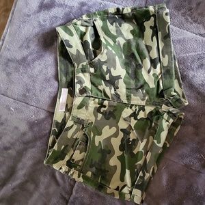 No Boundaries camoflauge shorts